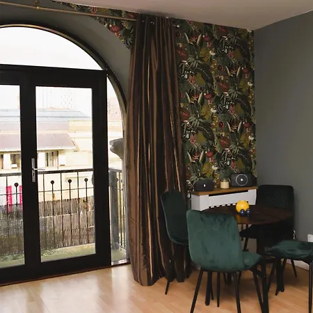 Apartment Heart Of Leeds - 2 Bedroom Flat *