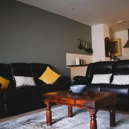 Apartment Heart Of Leeds - 2 Bedroom Flat *