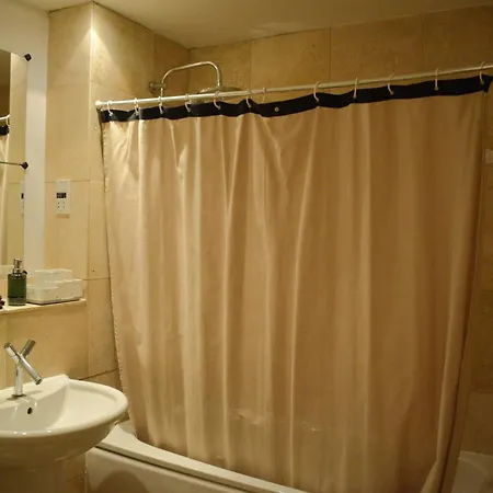 Heart Of - 2 Bedroom Flat Apartman