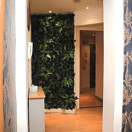 Heart Of - 2 Bedroom Flat *