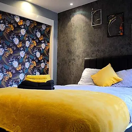 Heart Of - 2 Bedroom Flat Leeds