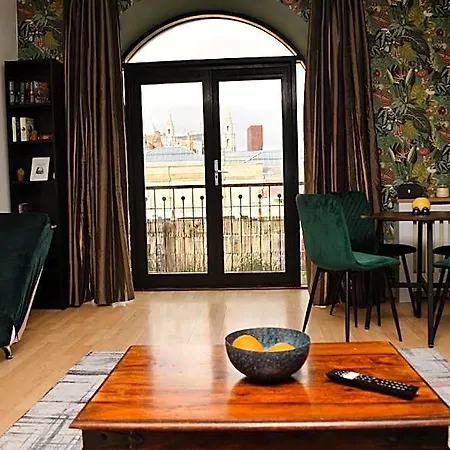 Heart Of - 2 Bedroom Flat Leeds