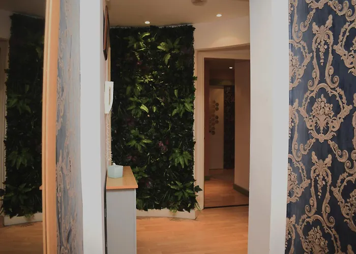 Heart Of - 2 Bedroom Flat *