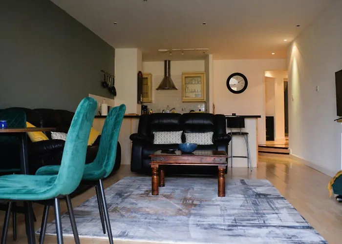 Heart Of - 2 Bedroom Flat Apartment *