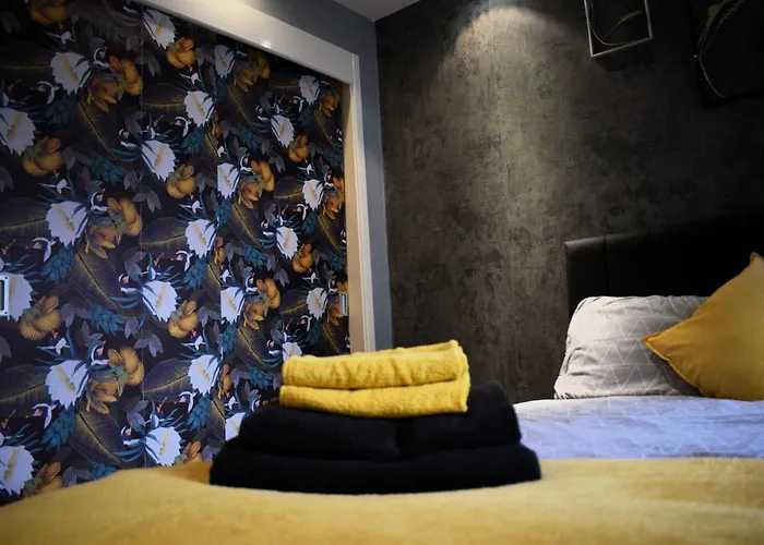 Heart Of - 2 Bedroom Flat *