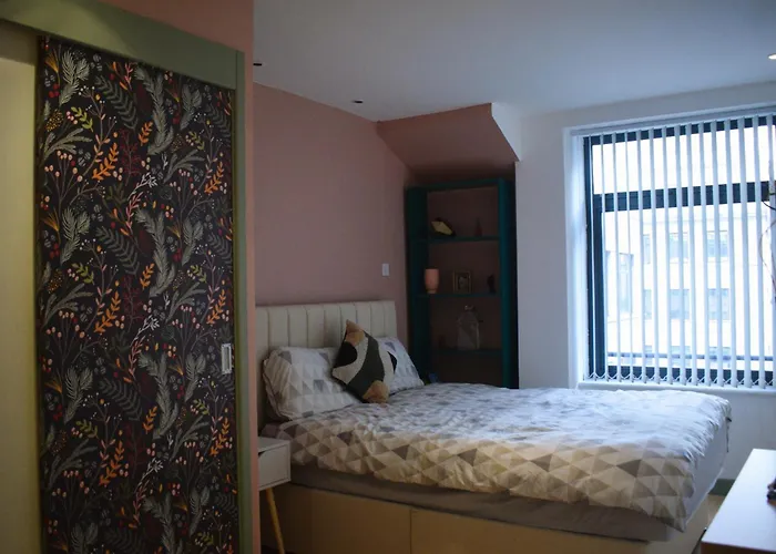 Heart Of - 2 Bedroom Flat