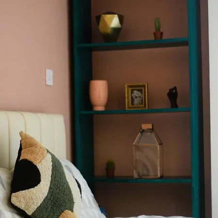 Heart Of - 2 Bedroom Flat * Leeds